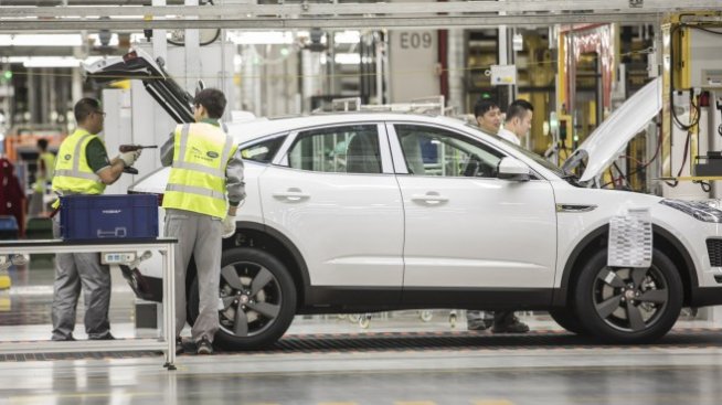 Продажбите на Jaguar Land Rover в Китай започват постепенно да се възстановяват