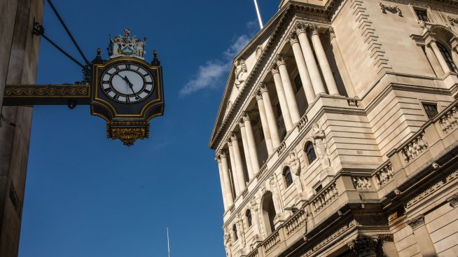 Ястребите на Английската централна банка не свиват крилете си*