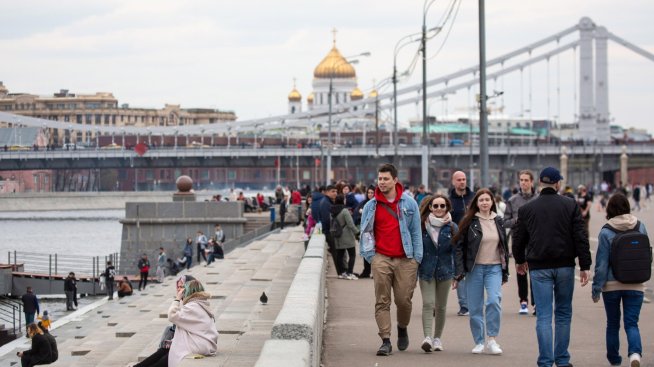 Почти половината от руснаците не могат да покрият разходите си със заплатите, които взимат