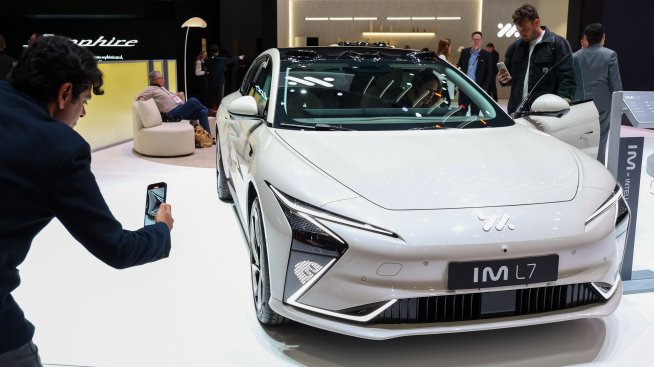 SAIC съкращава работници в съвместните си предприятия с General Motors и Volkswagen 