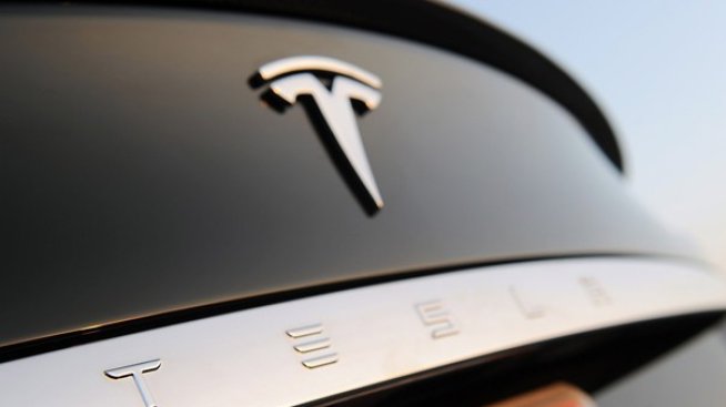 Tesla не може да продава в Китай