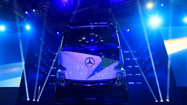 Преразглеждането на климатичните цели в САЩ удря европейските производители на камиони