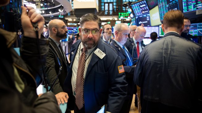 Акциите на Alphabet повеждат спадовете на Wall Street