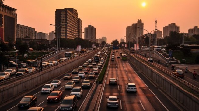 Американски регулатори искат колите да могат да си "говорят"