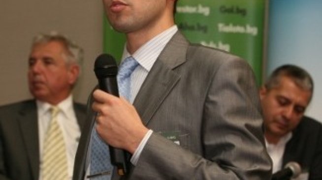 А. Лисев: Най-търсената стока през 2012 г. ще са парите
