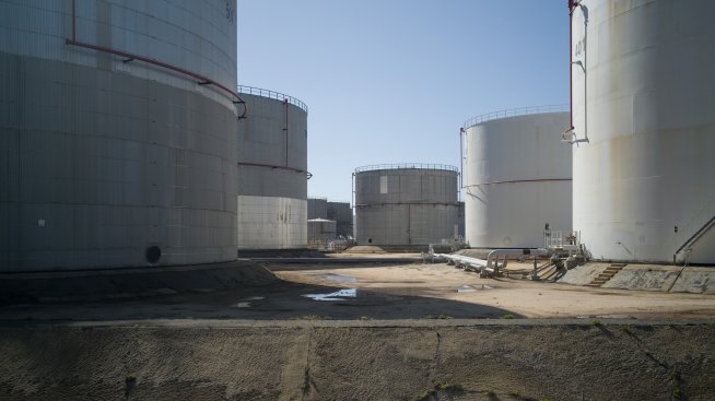 Цените на петрола се стабилизират в очакване на повишение на добива от ОПЕК+*