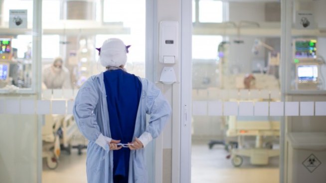 Реорганизират големите областни болници за пациенти с COVID-19