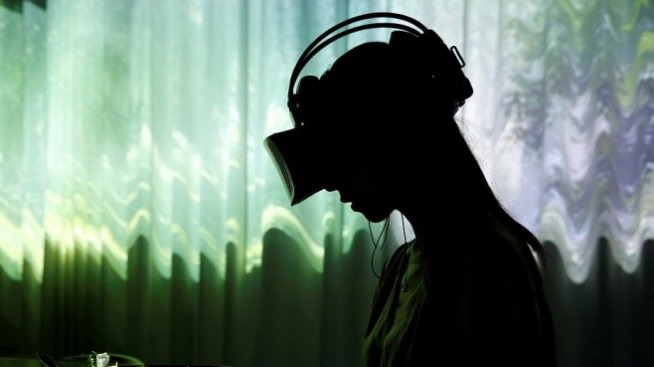 Търсенето на евтини очила за виртуална реалност намалява