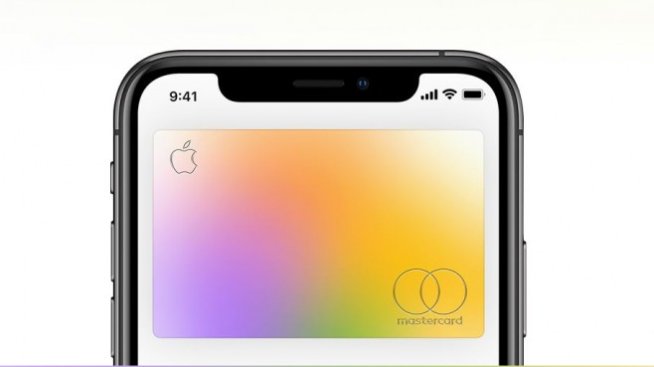 Apple покани избрани потребители да тестват Apple Card