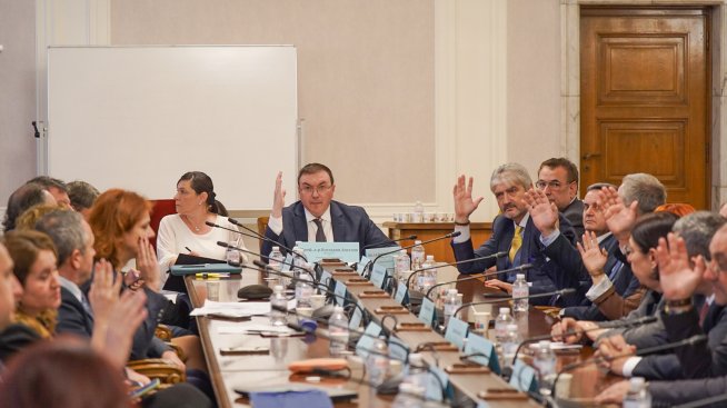 Задължиха здравния министър да отмени освобождаването на директора на „Пирогов“