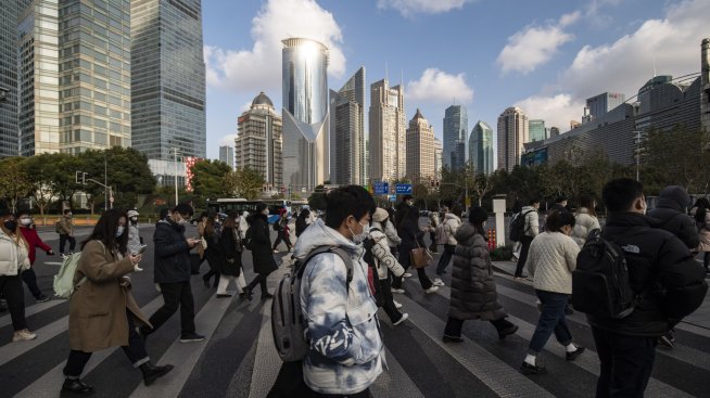 Населението на Китай се е свило за първи път от 1961 г. насам 