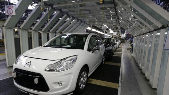Peugeot Citroen сви тримесечното производство във Франция с 36%