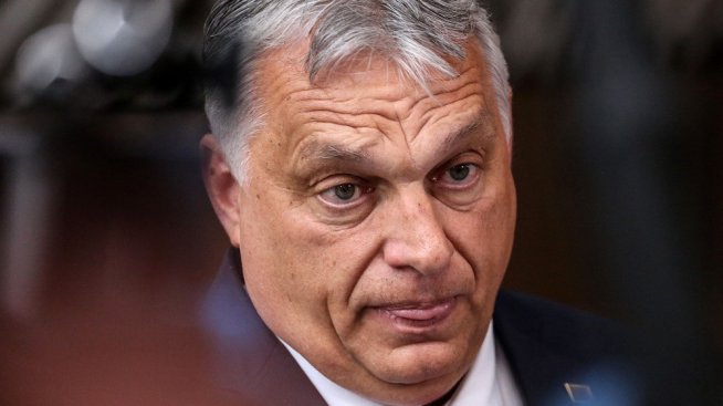 Размирникът Орбан - герой у дома, все по-изолиран в ЕС