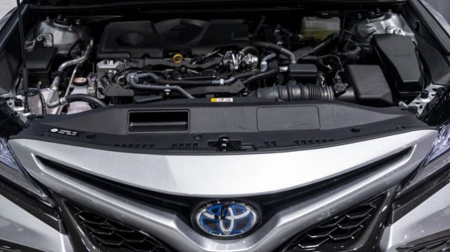 Toyota изостава от Tesla при продажбите, но е лидер в патентите за електромобили