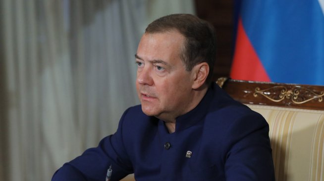 Медведев разпалва&nbsp;опасенията&nbsp;от ядрен удар