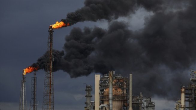 Вашингтон разпитва Big Oil заради обвинения в дезинформация относно климата