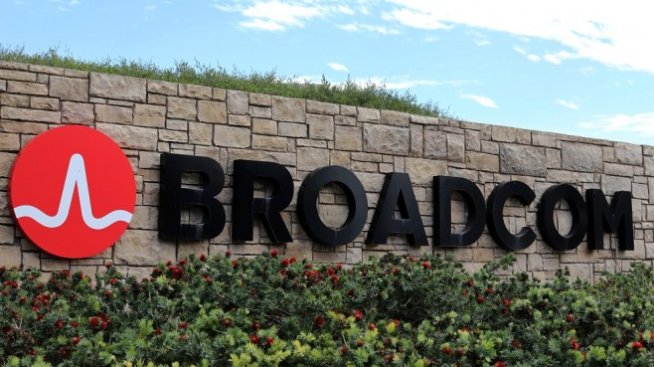 Broadcomm започва обратно изкупуване на акции