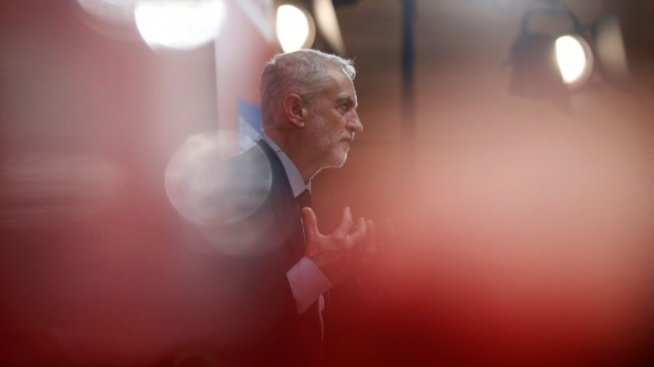 Лидерът на лейбъристите внесе предложение за вот на недоверие срещу Мей