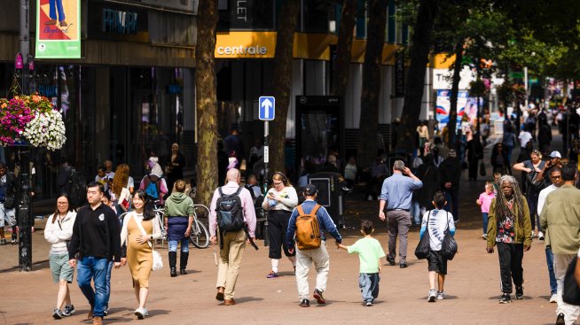 Дългът на британските домакинства е на 23-годишно дъно и дава надежда за по-високо потребление