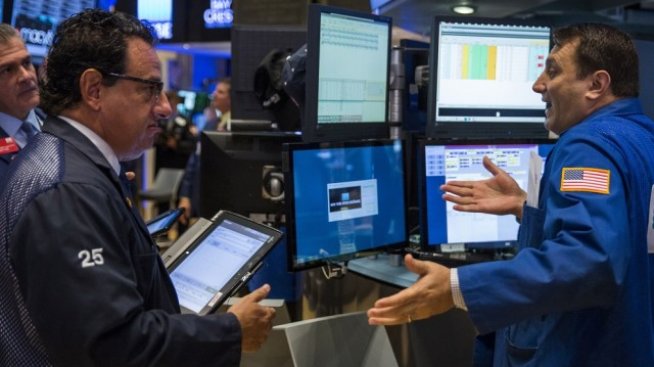 Търговията на Wall Street започна с леки повишения след вчерашния срив*