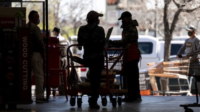 Продажбите на дребно в САЩ отчитат най-големия си ръст от март