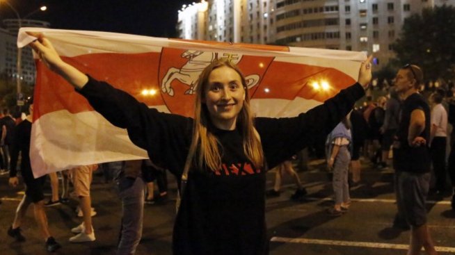 Беларус след изборите: Един загинал, десетки ранени, стотици арестувани