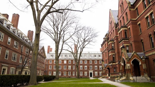 Харвард рискува да загуби 9 млрд. долара федерални фондове
