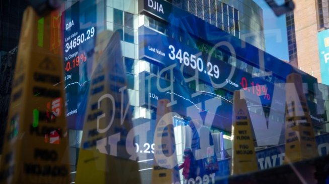 Индексите на Wall Street започват сесията със слаби изменения*