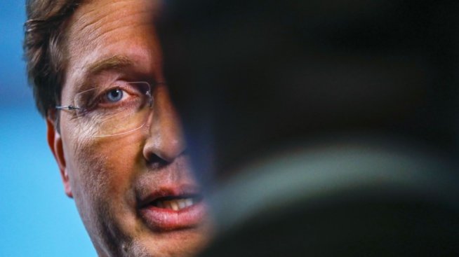 Кризата в Daimler достигна и мениджърския етаж