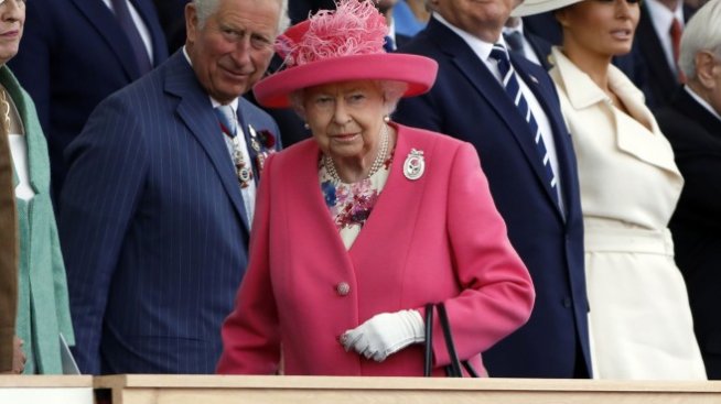 Адютант в Бъкингамския дворец е тестван с положителна проба за коронавирус