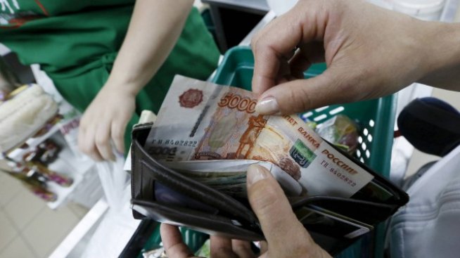 Приходите на Русия от износ на петрол са намалели с 42% през 2015 г.