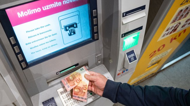 Компаниите от еврозоната очакват умерени увеличения на заплатите