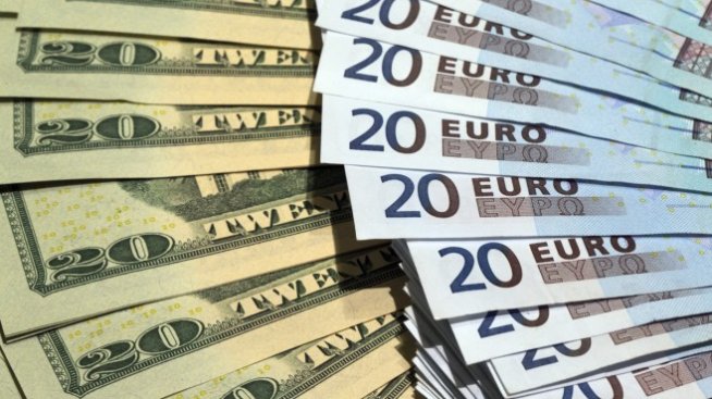 Ралито на еврото спрямо долара продължава
