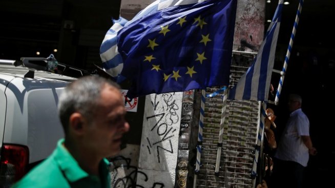 Еврогрупата поема казуса с осъден в Гърция бивш шеф на статистиката