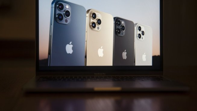 AT&T и Verizon ще предлагат безплатни iPhone 12