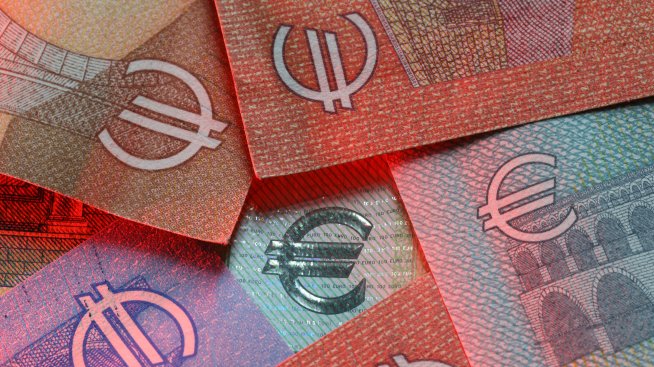 Deutsche Bank: Последиците за еврото от митата на Тръмп ще бъдат ограничени