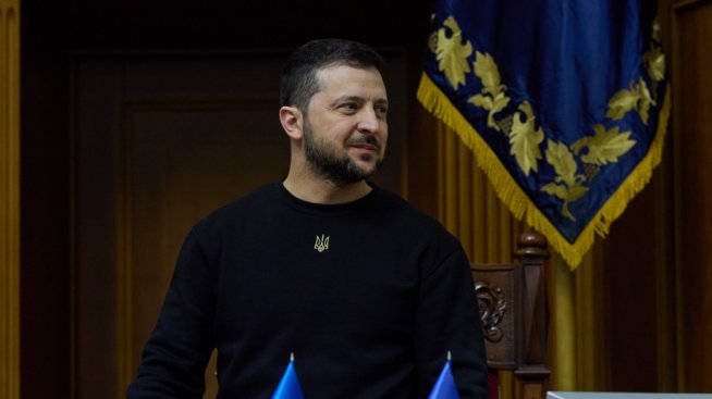 Украинският президент избра достойнството и рискува да загуби ключовия си партньор САЩ*