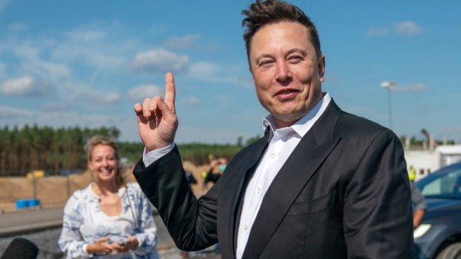 Анкета: Успехът на Tesla зависи най-вече от Илон Мъск