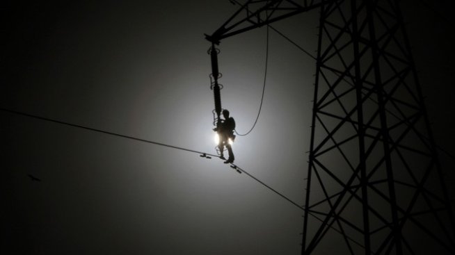 С нови законодателни промени срещу безизходицата в енергетиката