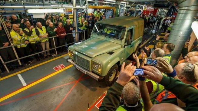 Land Rover изпрати последния Defender 