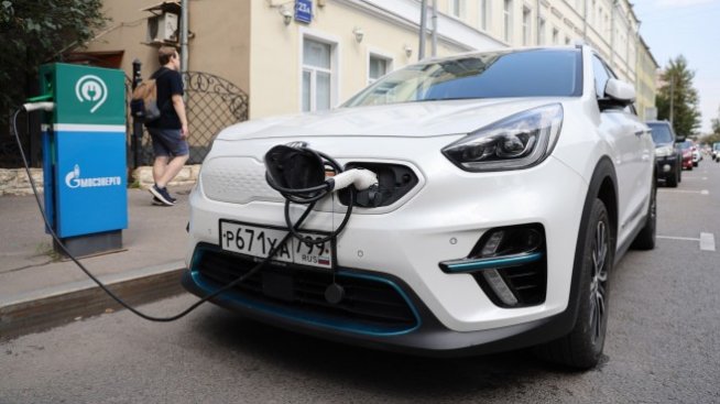 Казусът „яйцето или кокошката“ застига електрическите автомобили 