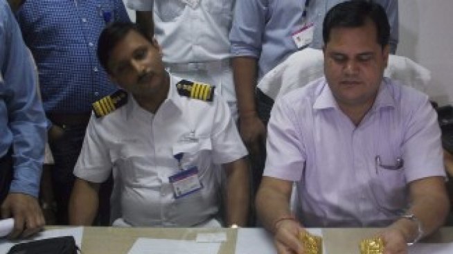 Контрабандата задоволява глада на Индия за злато