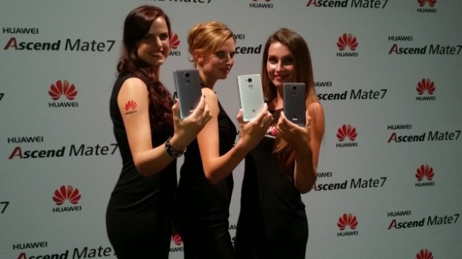 Huawei хвърли ръкавицата на Apple и Samsung