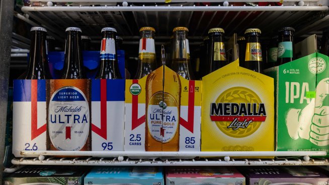 AB InBev обяви обратно изкупуване на акции за 6 млрд. долара, докато обемите ѝ спадат