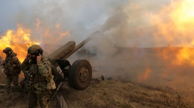 Лошото време забавя, но не спира боевете в Украйна