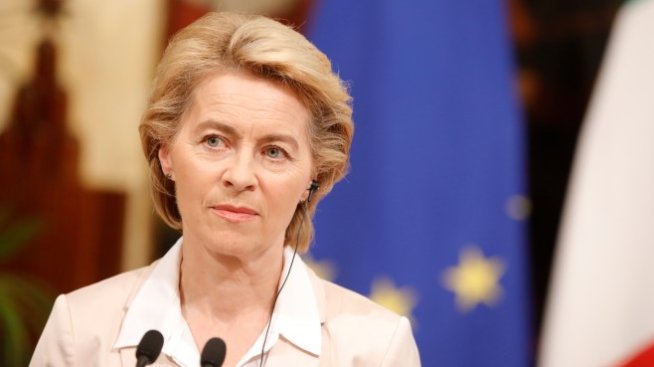 Притиснаха Фон дер Лайен да промени името на ресора на Маргаритис Схинас