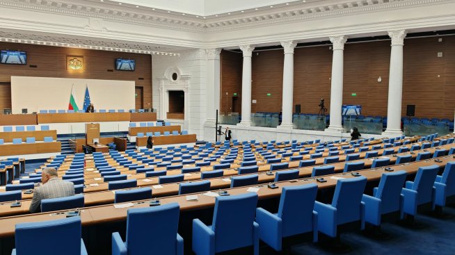 Бюджетът на НЗОК засяда в Народното събрание