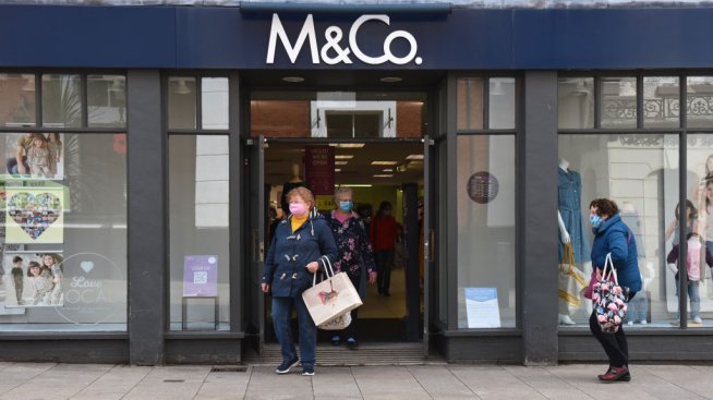 Британският моден бранд M&Co затваря всичките си магазини