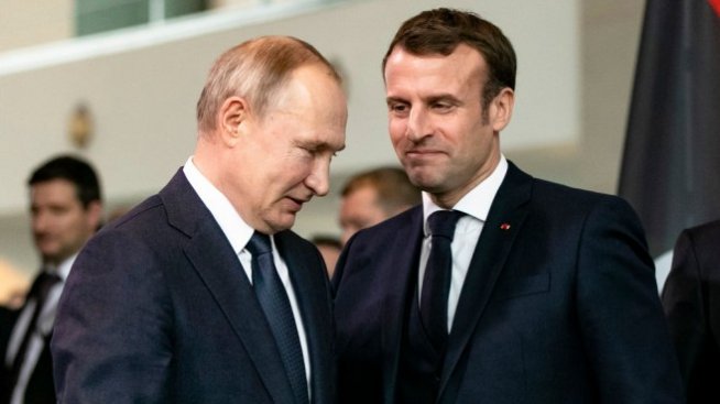 Макрон призова Путин да насърчи &bdquo;спокойствието и диалога&ldquo; в Беларус