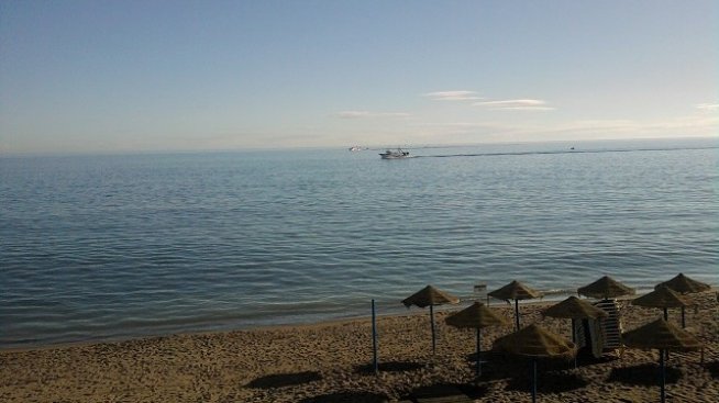 Министерството на туризма ще провери всеки сигнал за незаконни обекти на плажа